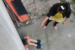 打小孩视频,从打小孩视频看家庭教育与网络伦理